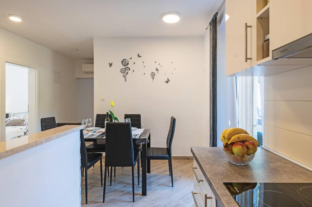 Apartment Petra พูลา ภายนอก รูปภาพ